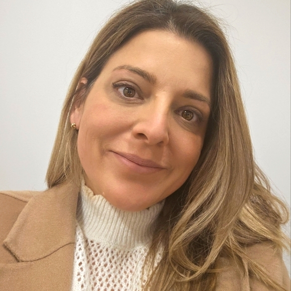 Meet your Posher, Betsy - Picture 2 of 2